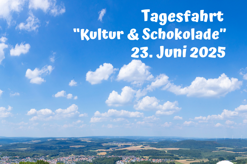 Blauer Himmel mit Wolken über saarländischer Landschaft mit Fernsicht, dazu der Titel der Veranstaltung.