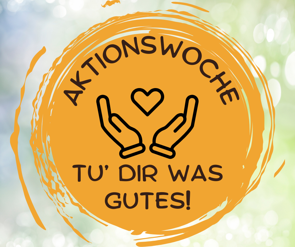 Orangefarbenes Emblem mit schwarzer Schrift vor hellgrünem Hintergrund.